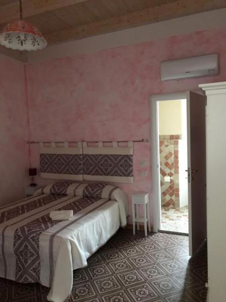Guest House Le Gemelle Luras Exterior foto